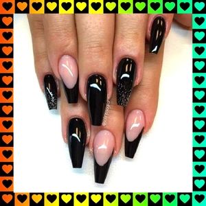 Press on nails black long coffin